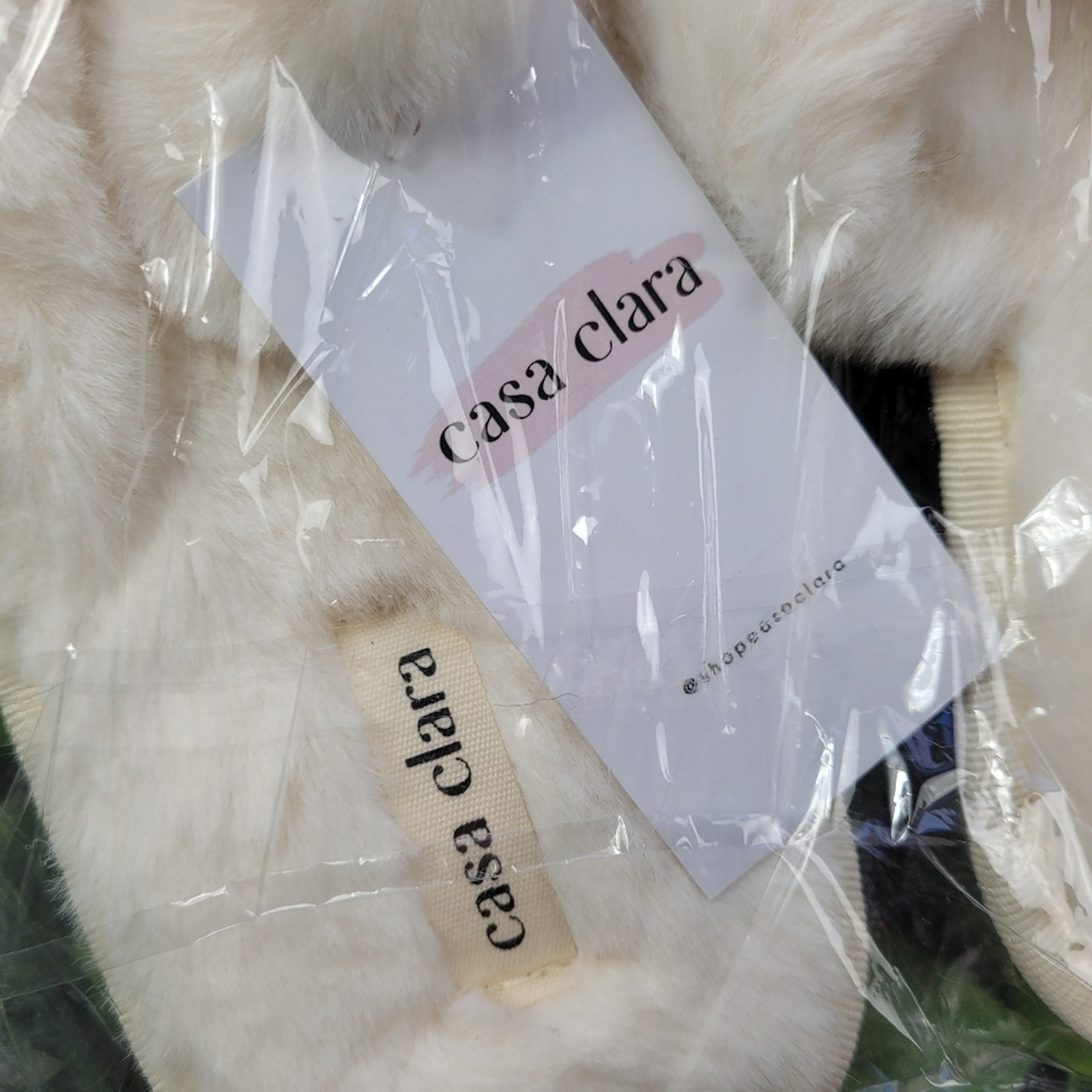 Nwt Casa Clara Ava White Criss Cross Faux Fur Slipper Size Large (40-41) — image 5 of 8